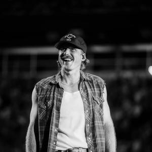 Morgan Wallen performing in 2026