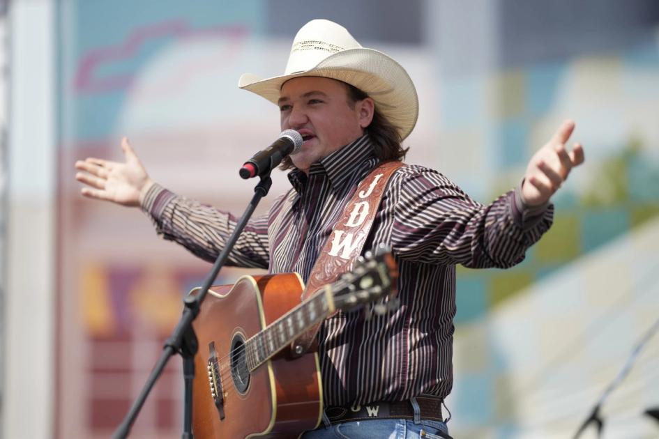Jake Worthington Performs Friday Opening Set on The Chevy Vibes Stage ...
