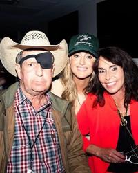Artist - Lainey Wilson, Mom and Dad 1
