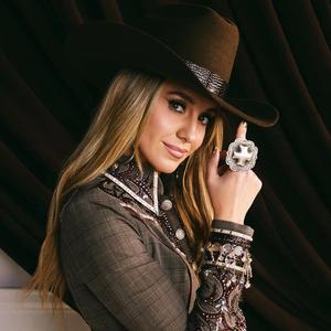 Lainey Wilson press photo for 2025 CMA Awards