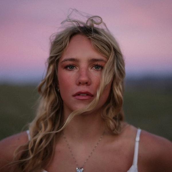 Artist - Avery Anna 4