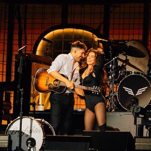 Artist - Mumford & Sons and Shania Twain 1