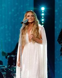 Artist - Carly Pearce 11