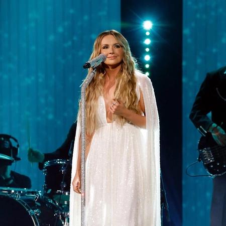 Artist - Carly Pearce 11