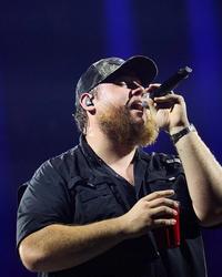 Artist - Luke Combs 10