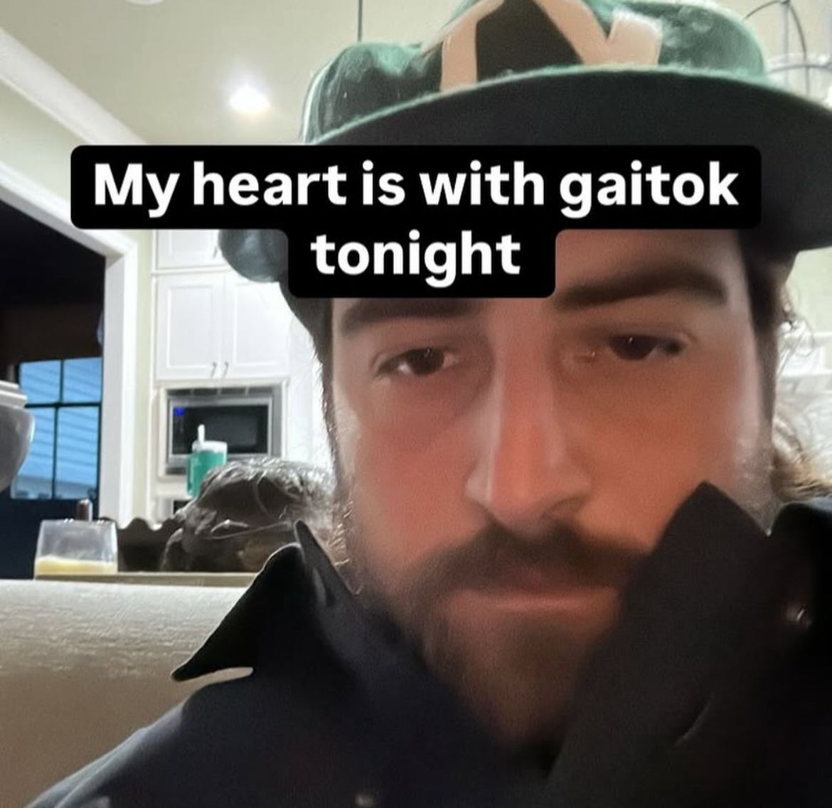 <p>Noah Kahan White Lotus Screenshot</p>