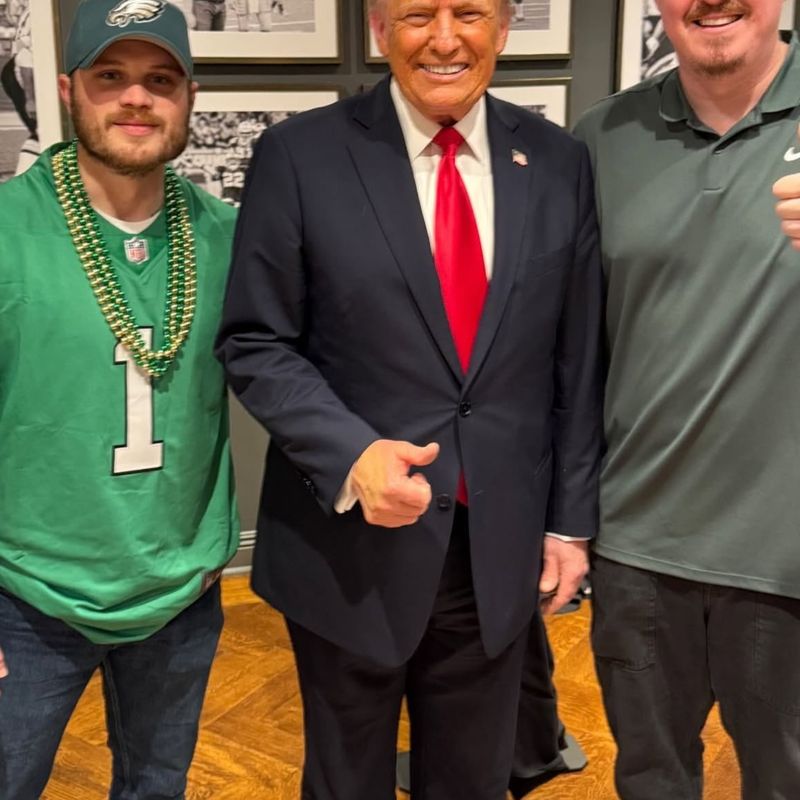 <p>Artist - Zach Bryan, Donald Trump & Shane Gillis</p>