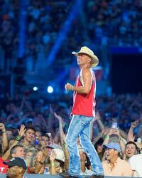 Artist - Kenny Chesney Live 4