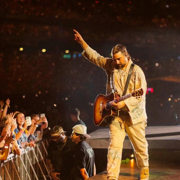 Noah Kahan performing in 2026