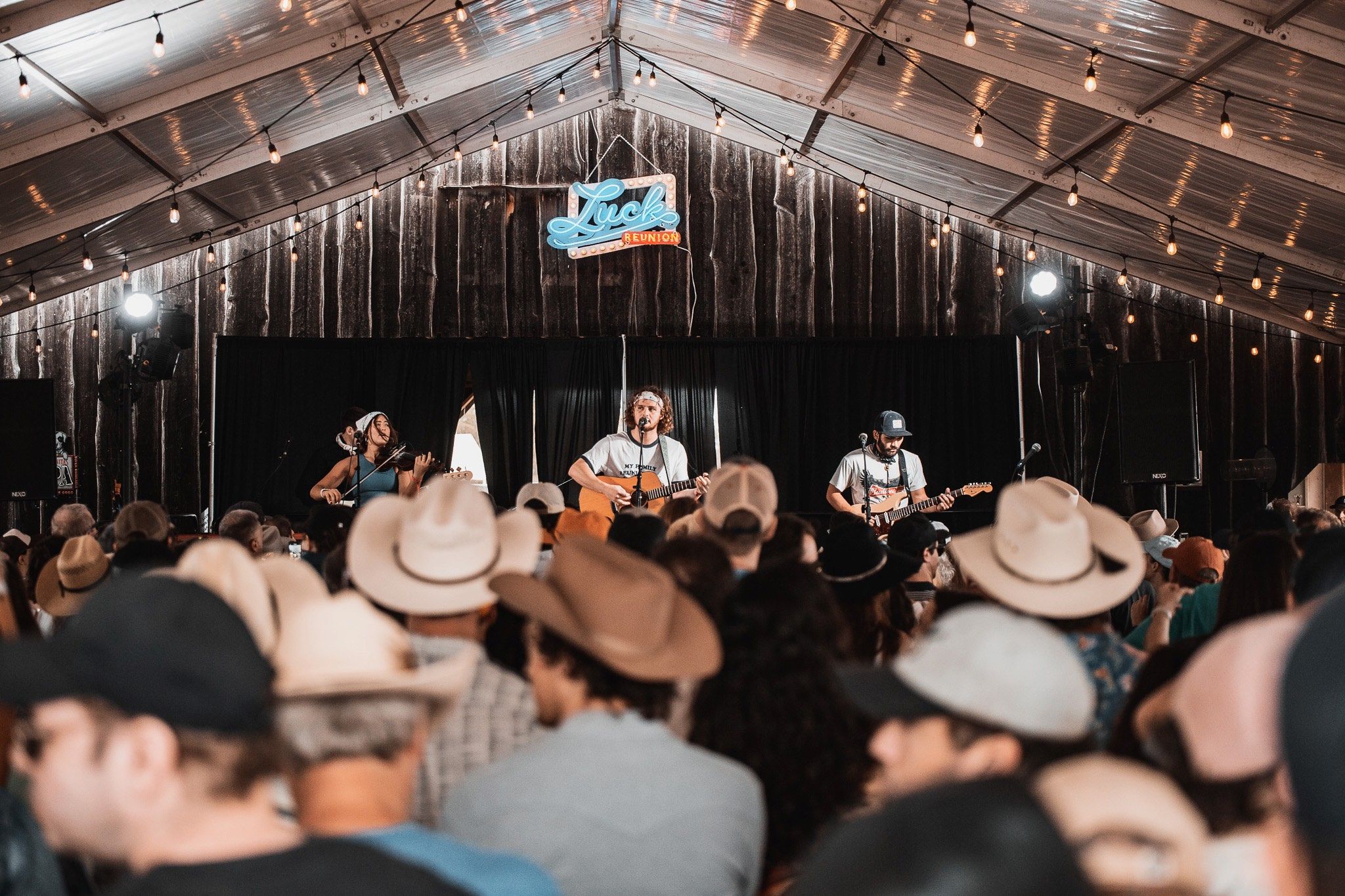 Holler Country Music