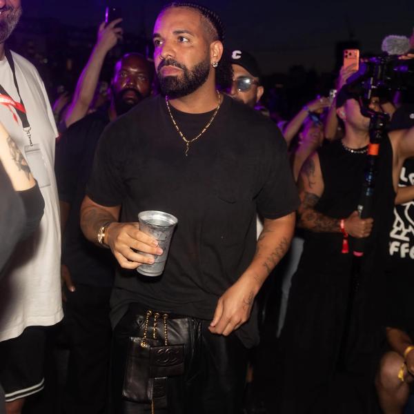 Drake in the club