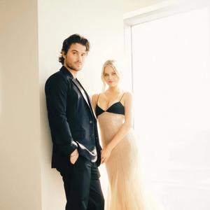 Kelsea Ballerini and Chase Stokes backstage for an awards show
