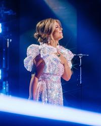 Anne Wilson performing live at the 2025 KLove Awards