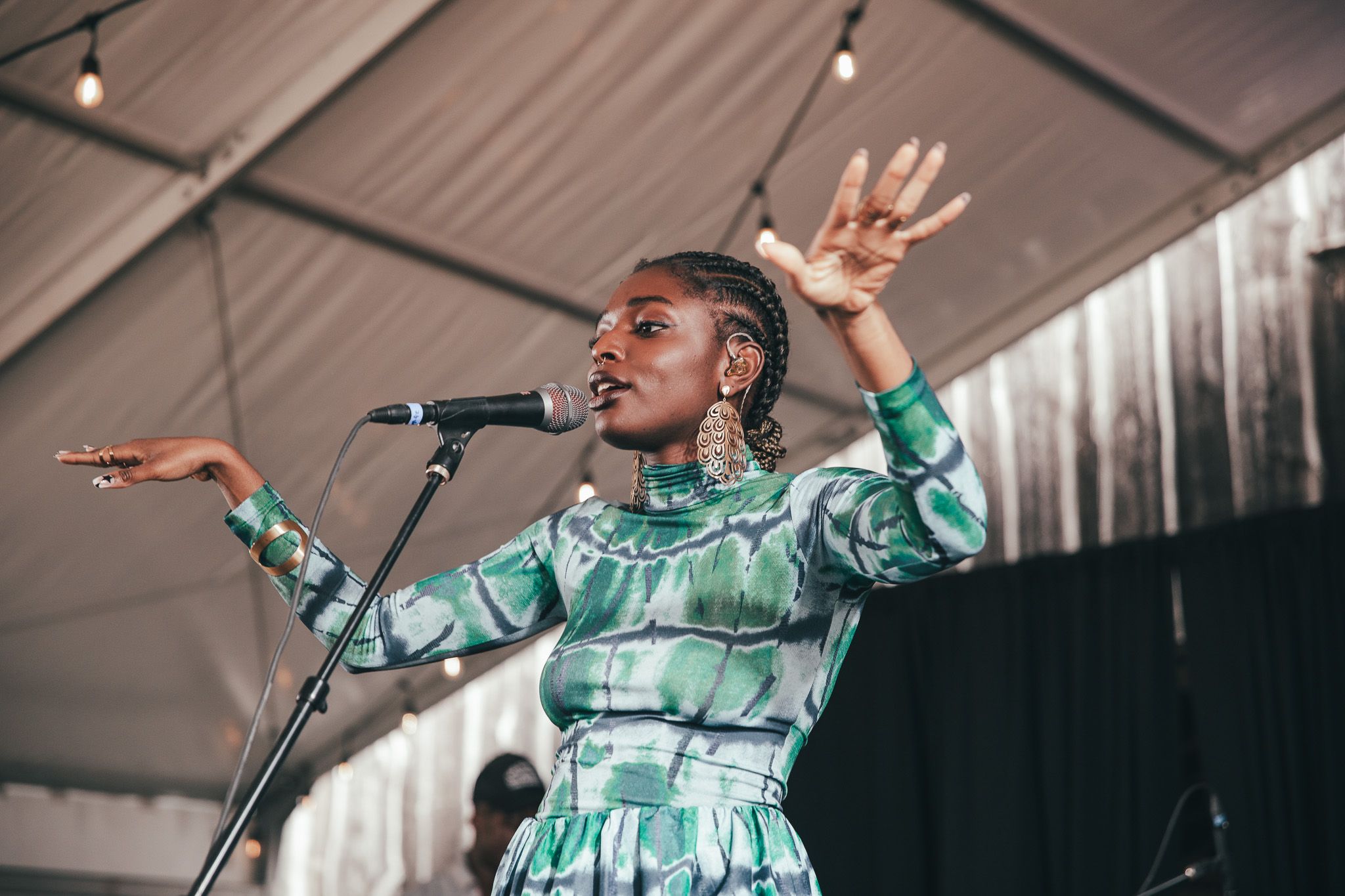 Holler Country Music