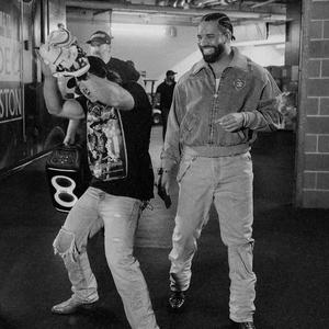 Morgan Wallen and Drake walk-out