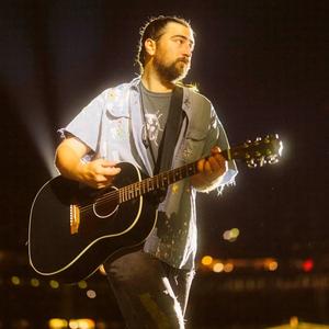 Noah Kahan performing in 2026