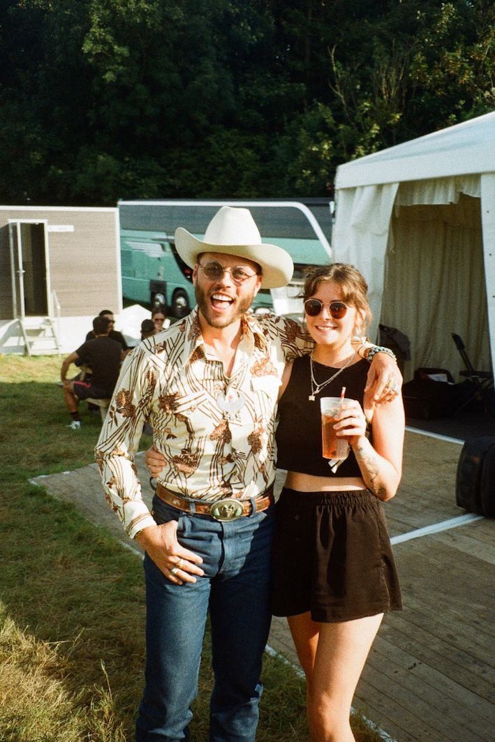 Holler Country Music