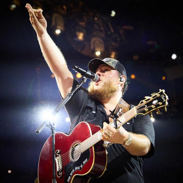 Artist - Luke Combs 6