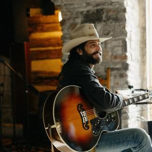 Thomas Rhett wearing a cowboy hat