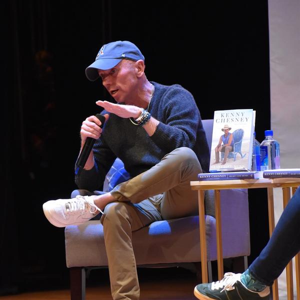 Kenny Chesney singing Boston 