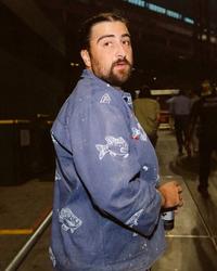 Noah Kahan backstage in 2026