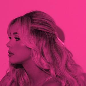 Megan Moroney in pink