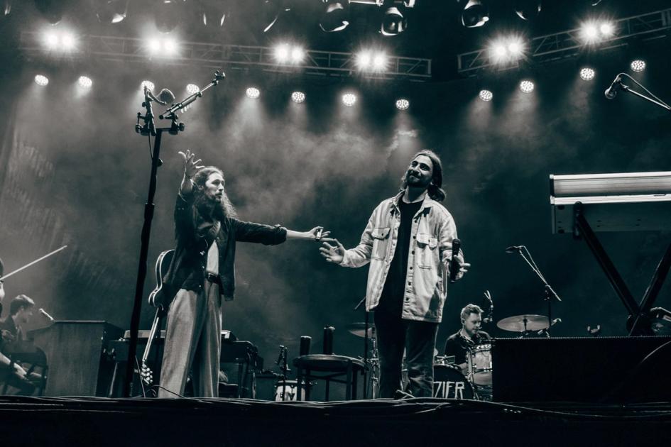 Noah Kahan Joins Hozier to Perform ‘Work Song’ at Iron Blossom Festival