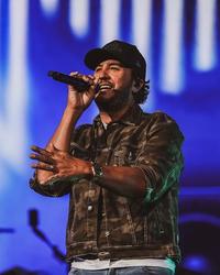 Luke Bryan performing live