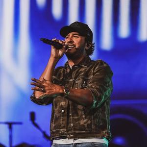 Luke Bryan performing live