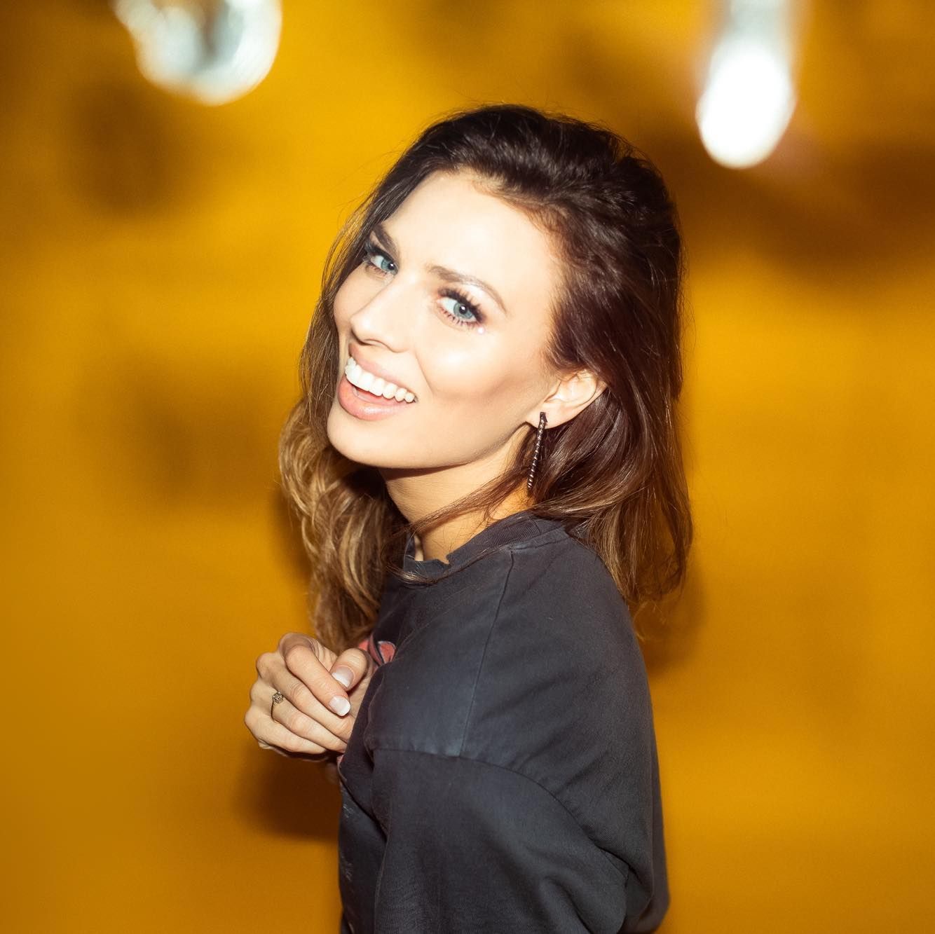 Holler Country Music