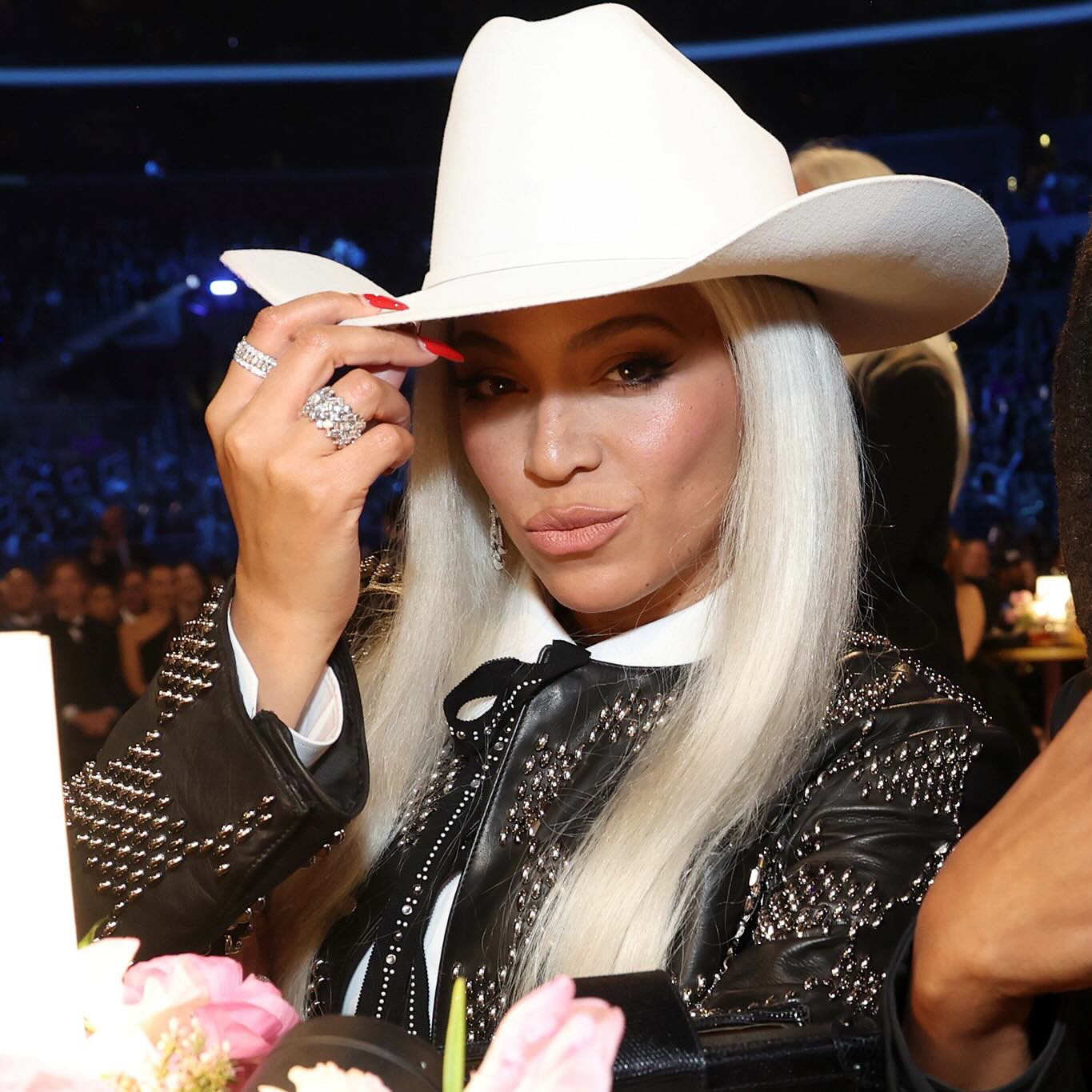 Beyoncé Makes History As 'TEXAS HOLD 'EM' Debuts at No.1 on Billboard's Hot Country Songs Chart | Holler