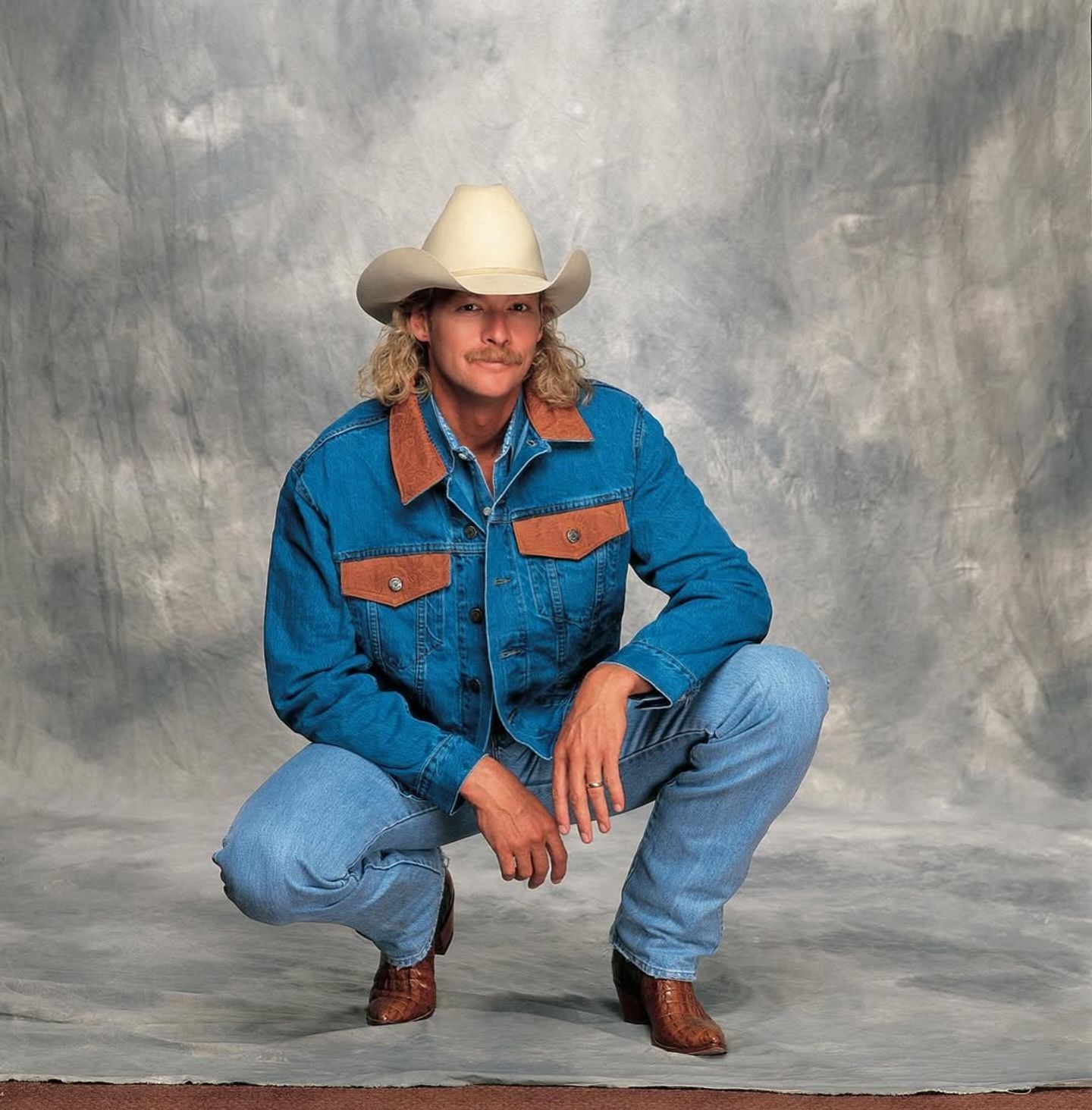 Holler Country Music