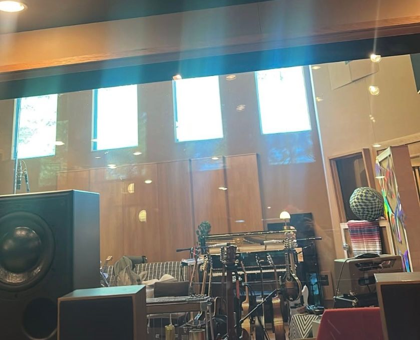 <p>Noah Kahan Studio Shot 1</p>