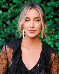 Artist - Lainey Wilson in Reminders of Him 1