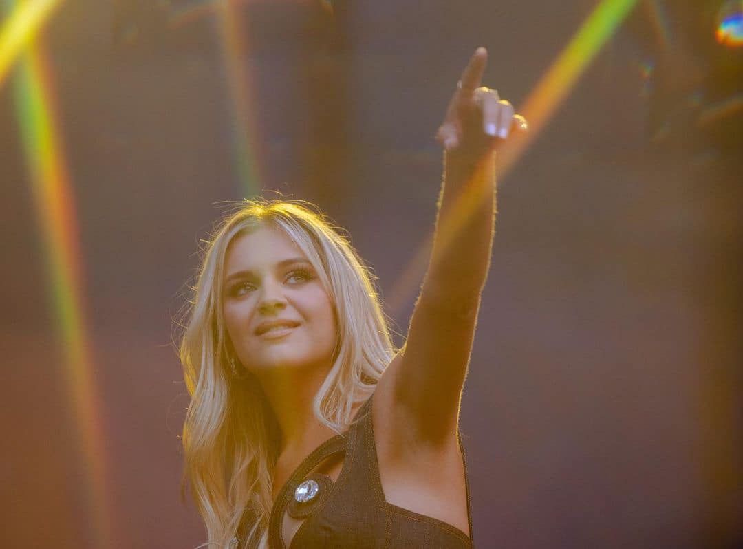 kelsea ballerini tour rolling up the welcome mat