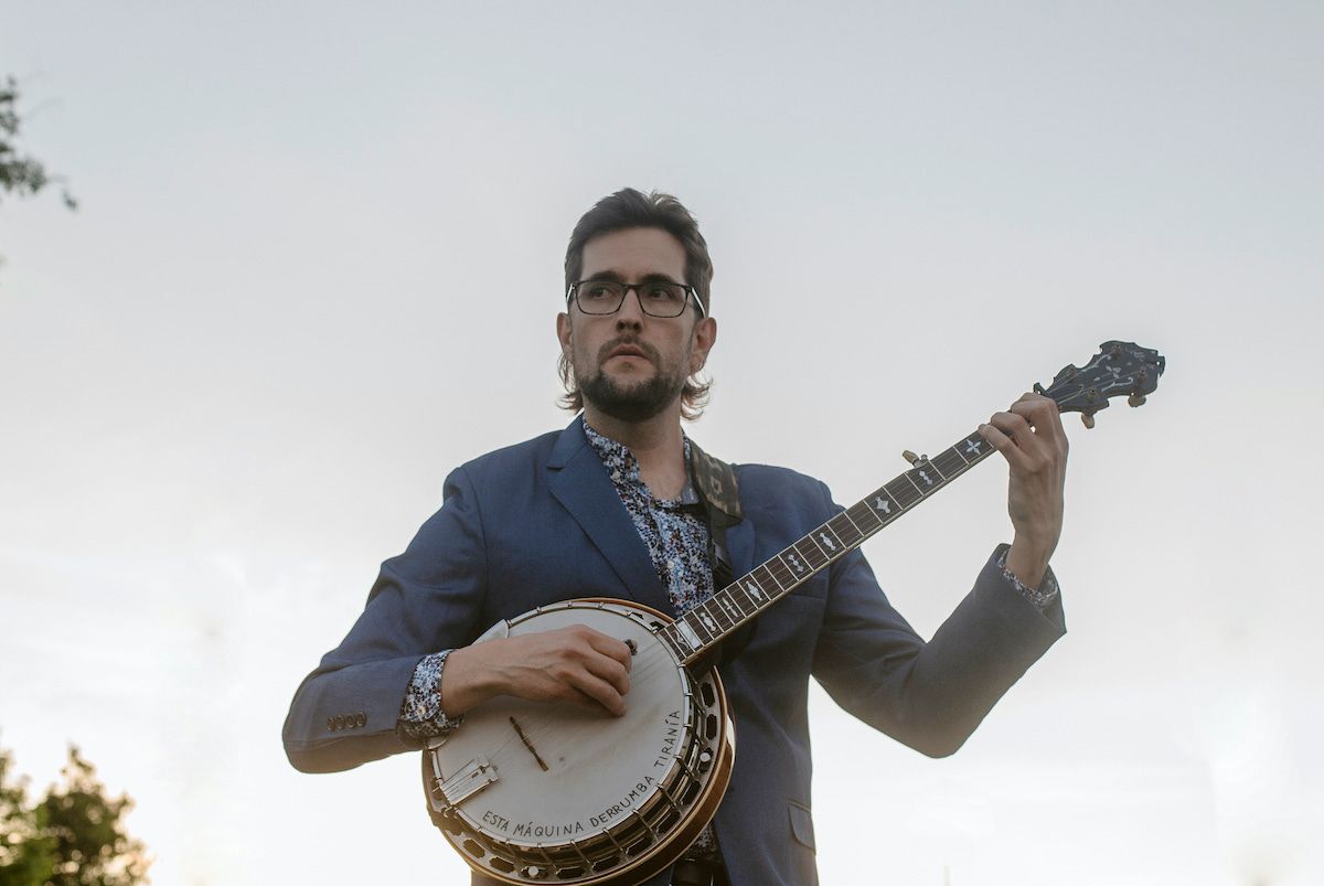 Holler Country Music