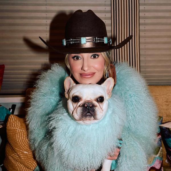 Lainey Wilson with her dog Hippie Mae Wilson