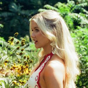 Elizabeth Nichols profile