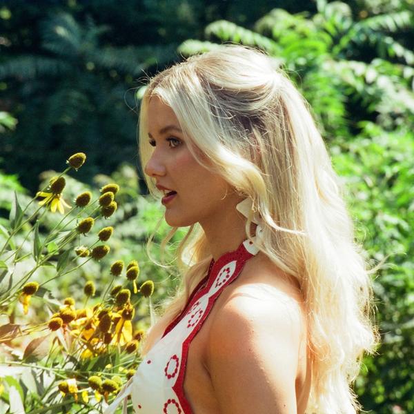 Elizabeth Nichols profile