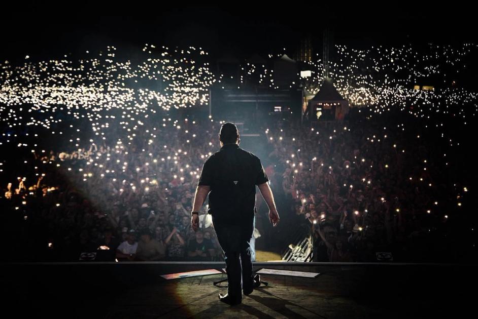 Luke Combs Appears On The Joe Rogan Experience Podcast | Holler