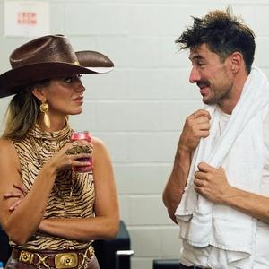 Artist - Mumford & Sons and Lainey Wilson 1
