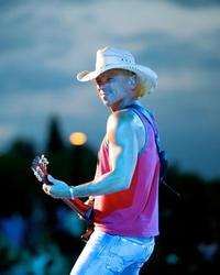 Kenny Chesney performing live