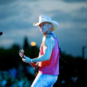 Kenny Chesney performing live