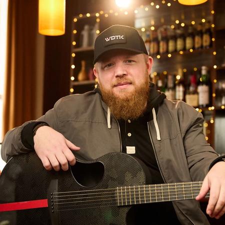 Tyler Braden at the Holler Live Sessions by Joe Monk.