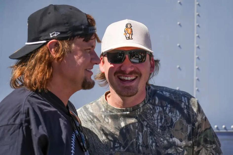 「彼はインスピレーションを与える男です」：テオ・フォンがモーガン・ウォーレンに哀悼の意を表し、一緒に聖書研究に参加していることを明かす