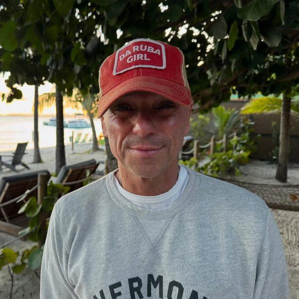 Artist - Kenny Chesney wearing Da Ruba Girl cap