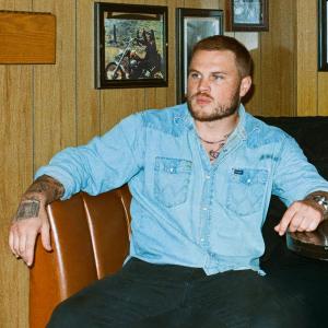 Holler Country Music