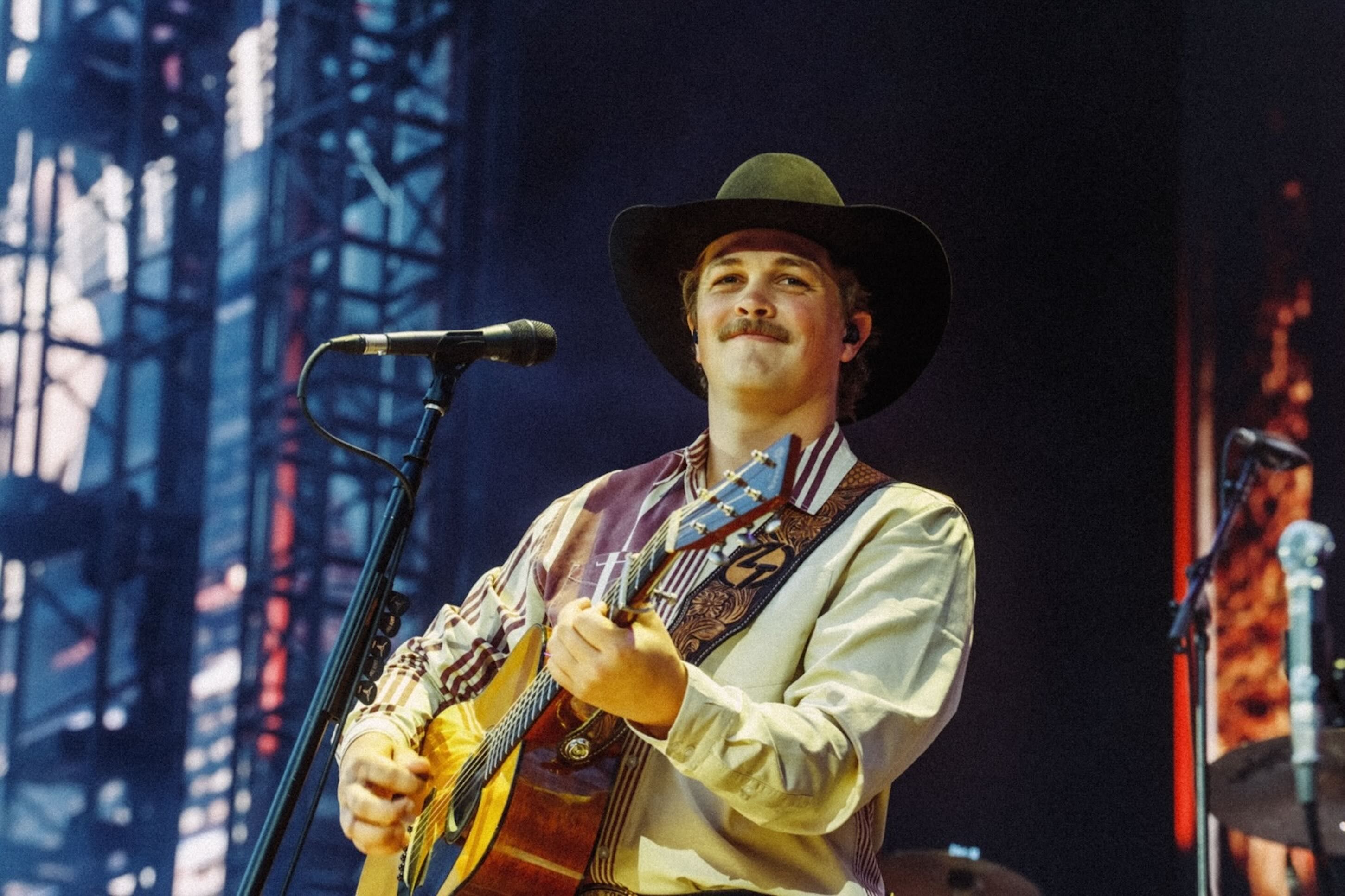 Zach Top performing live in 2026