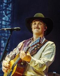 Zach Top performing live in 2026