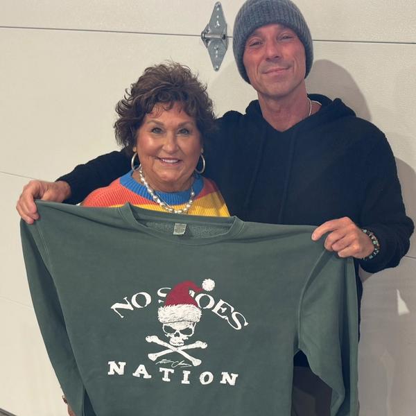 Artist - Kenny Chesney & His Mom 1